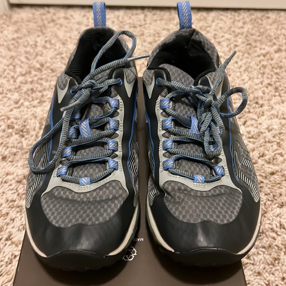 EUC SIZE 7.5 Merrell gray performance shoes